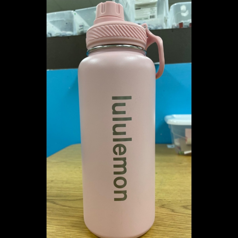 lululemon bottle for sale!! <3